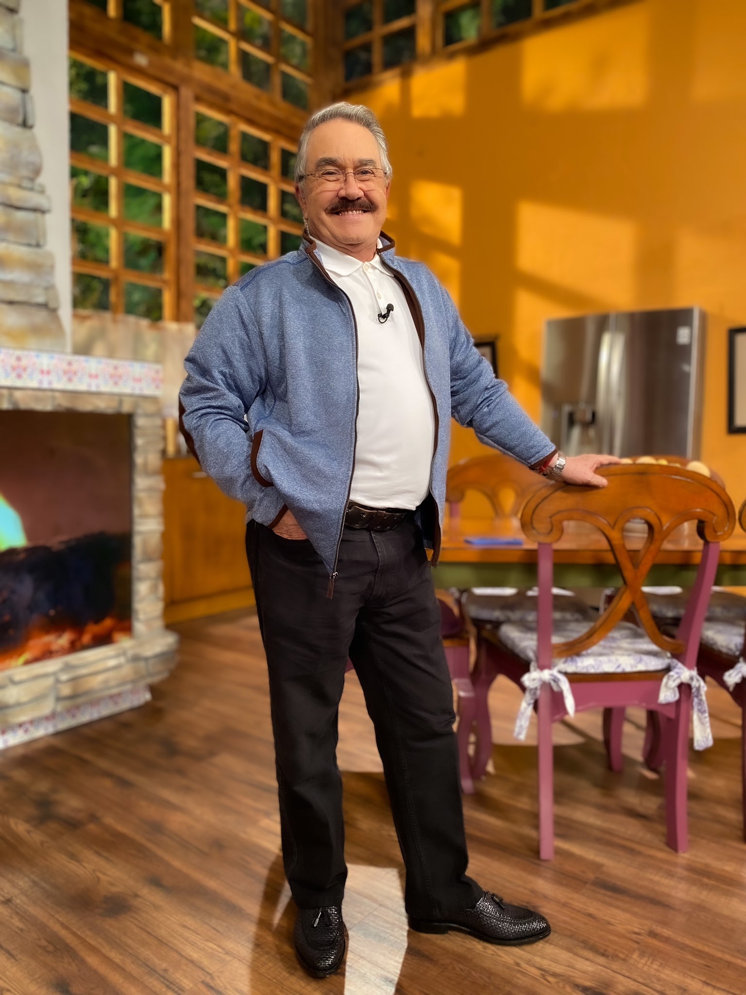Pedro Sola deja el programa de Ventaneando para unirse ¿a Televisa?