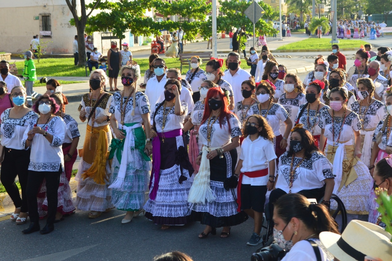 También asistieron diversas escuelas de danza