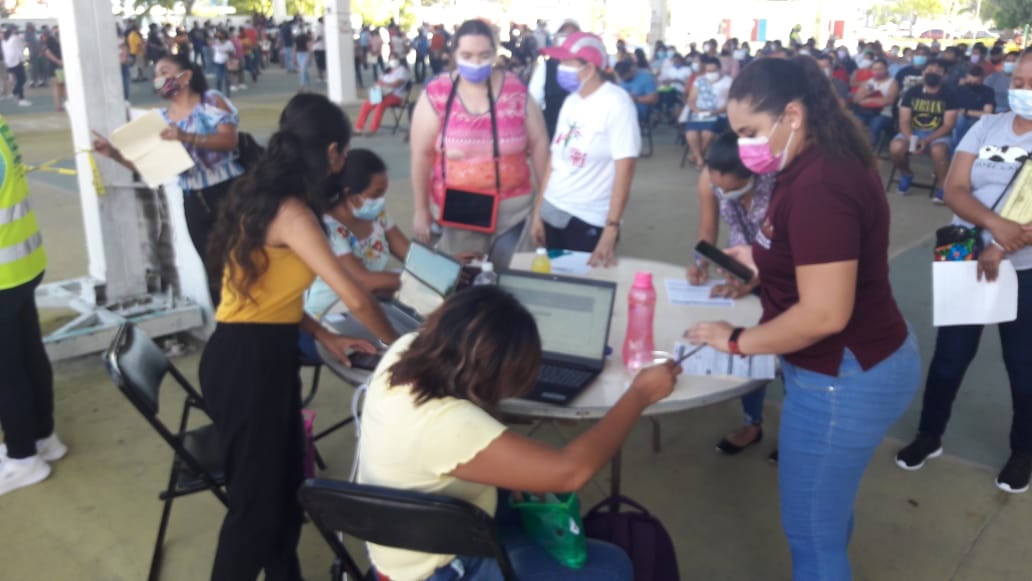 Para el día de hoy se tiene programada la aplicación de seis mil 800 dosis distribuidas en los tres módulos de vacunación