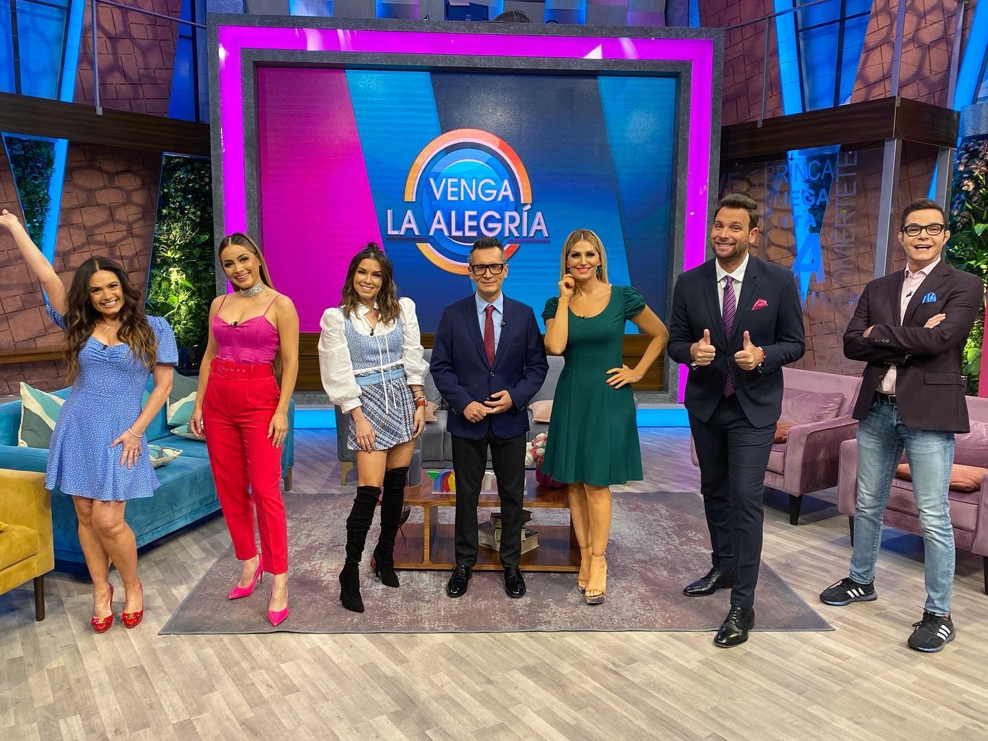 Venga la Alegría destapó uno de los secretos más vergonzosos de uno de los conductores del programa, pues sus compañeros ventilaron que llega “en vivo” a los llamados de la emisión