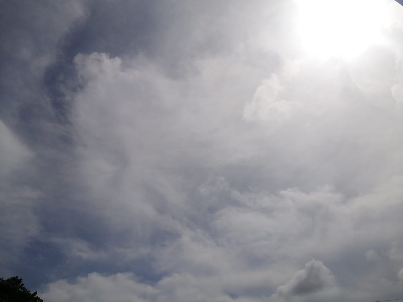 A pesar del calor, el cielo podría estar nublado