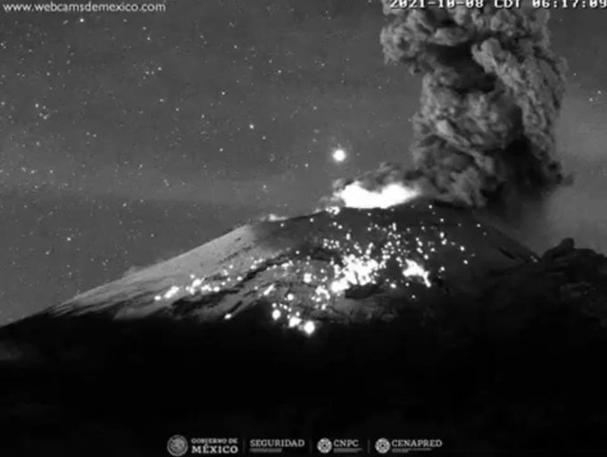 El Popocatépetl registró una explosión con vapor de agua, gas y bajo contenido de ceniza