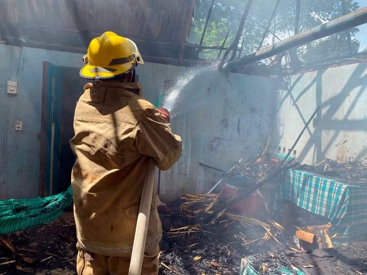 A pesar del esfuerzo de los bomberos, nada se pudo hacer para evitar el daño causado por las llamas