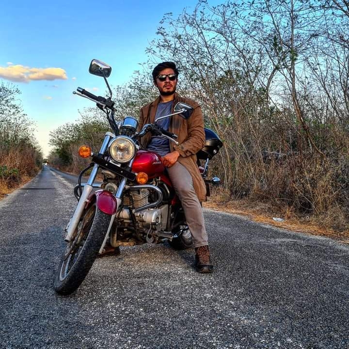 Con su mochila y su cámara en mano, es como este joven se sigue visualizando para recorrer los diez estados del país Con su mochila y su cámara en mano, es como este joven se sigue visualizando para recorrer los diez estados del país