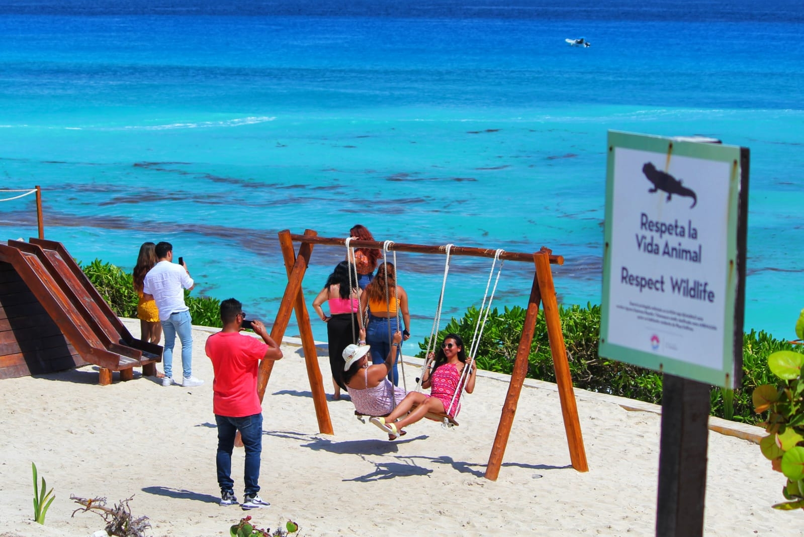 El municipio con gran afectación es Tulum con dos playas con recale de sargazo muy alto El municipio con gran afectación es Tulum con dos playas con recale de sargazo muy alto