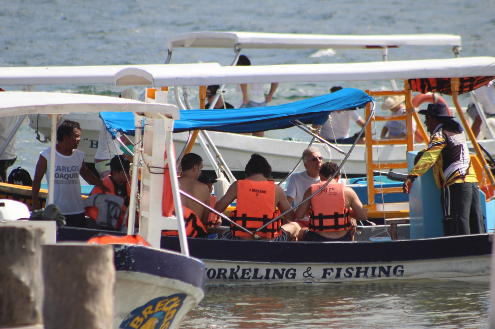 Para los lancheros, la actividad turística en Puerto Morelos se mantiene en alrededor del 40 por ciento durante los fines de semana Para los lancheros, la actividad turística en Puerto Morelos se mantiene en alrededor del 40 por ciento durante los fines de semana