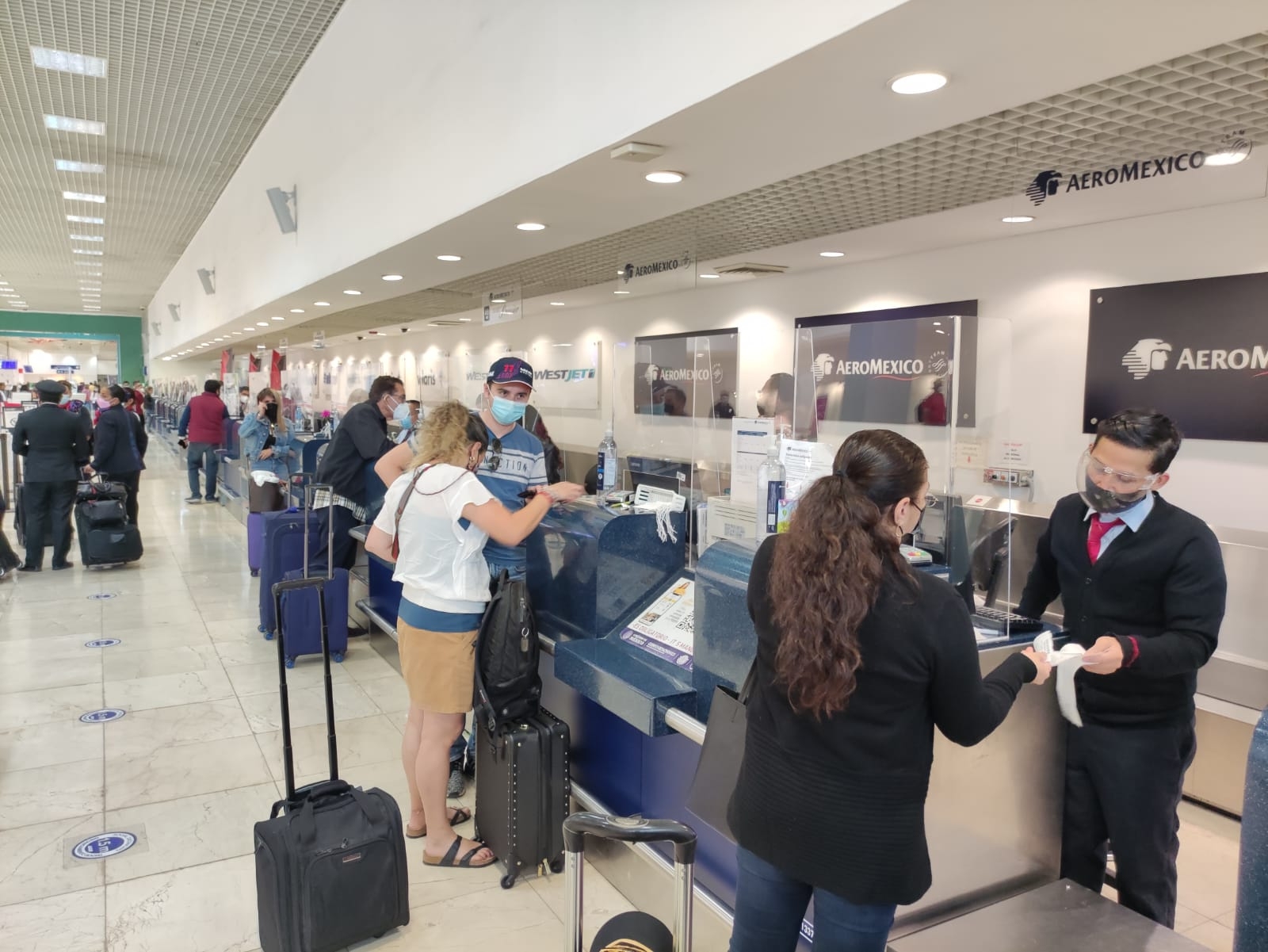 El viernes está programada la salida del primer viaje plus de la compañía a las 15:20 horas El viernes está programada la salida del primer viaje plus de la compañía a las 15:20 horas