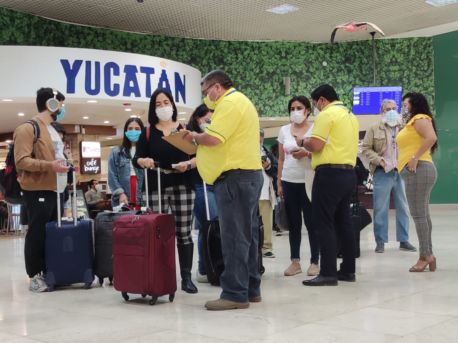 Los pasajeros tuvieron que esperar a que las fallas fueran revisadas