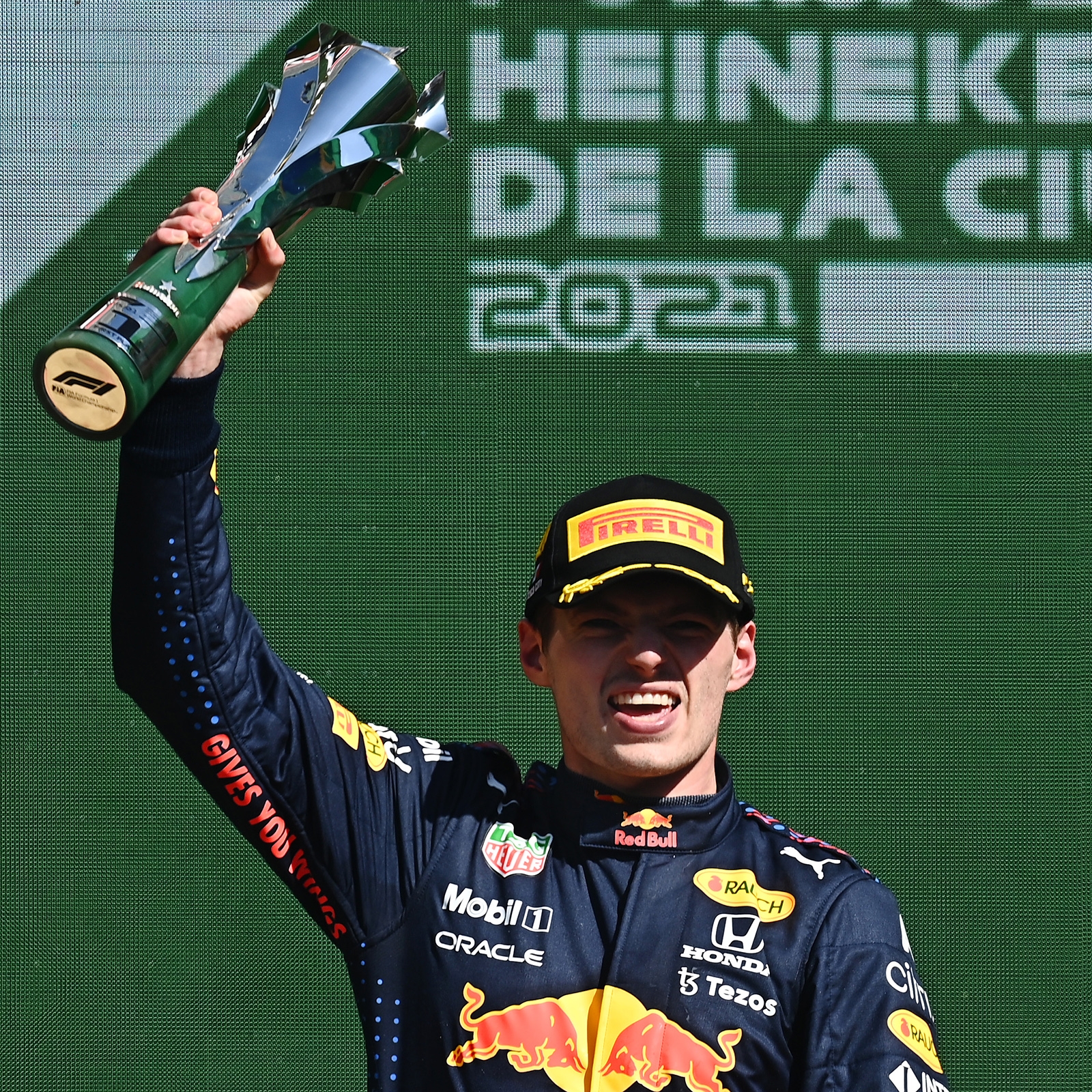 Verstappen se encuentra a la cabeza del tablero de pilotos con 19 puntos