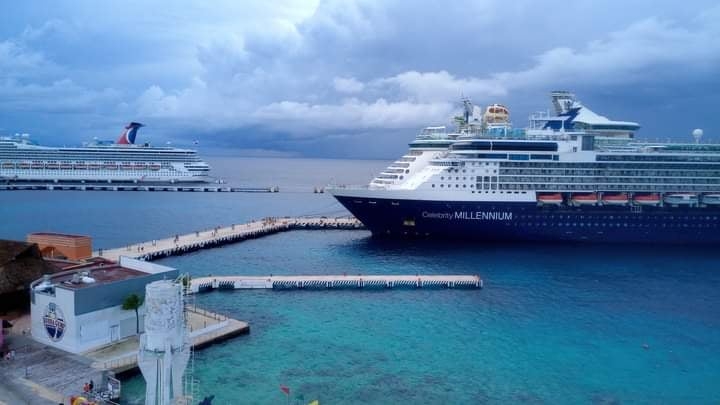 Se espera que los viajeros dejen una buena derrama económica tras su arribo en los cruceros que atracarán a Cozumel Se espera que los viajeros dejen una buena derrama económica tras su arribo en los cruceros que atracarán a Cozumel