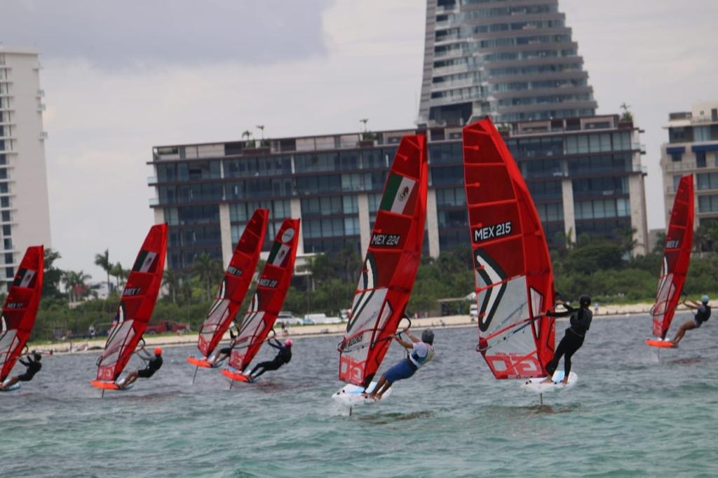 El Campeonato Nacional de iQFOiL en Tabla Vela se llevó a cabo en Cancún, Quintana Roo