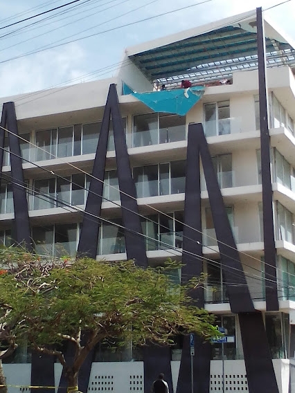 El edificio que alberga los departamentos no se encuentra regularizado, según dijeron afectados en Playa del Carmen El edificio que alberga los departamentos no se encuentra regularizado, según dijeron afectados en Playa del Carmen