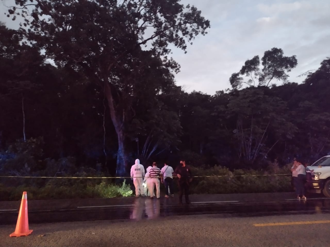 En el lugar hicieron acto de presencia de elementos de la Policía Municipal quienes acordonaron el lugar para dar parte a la FGE