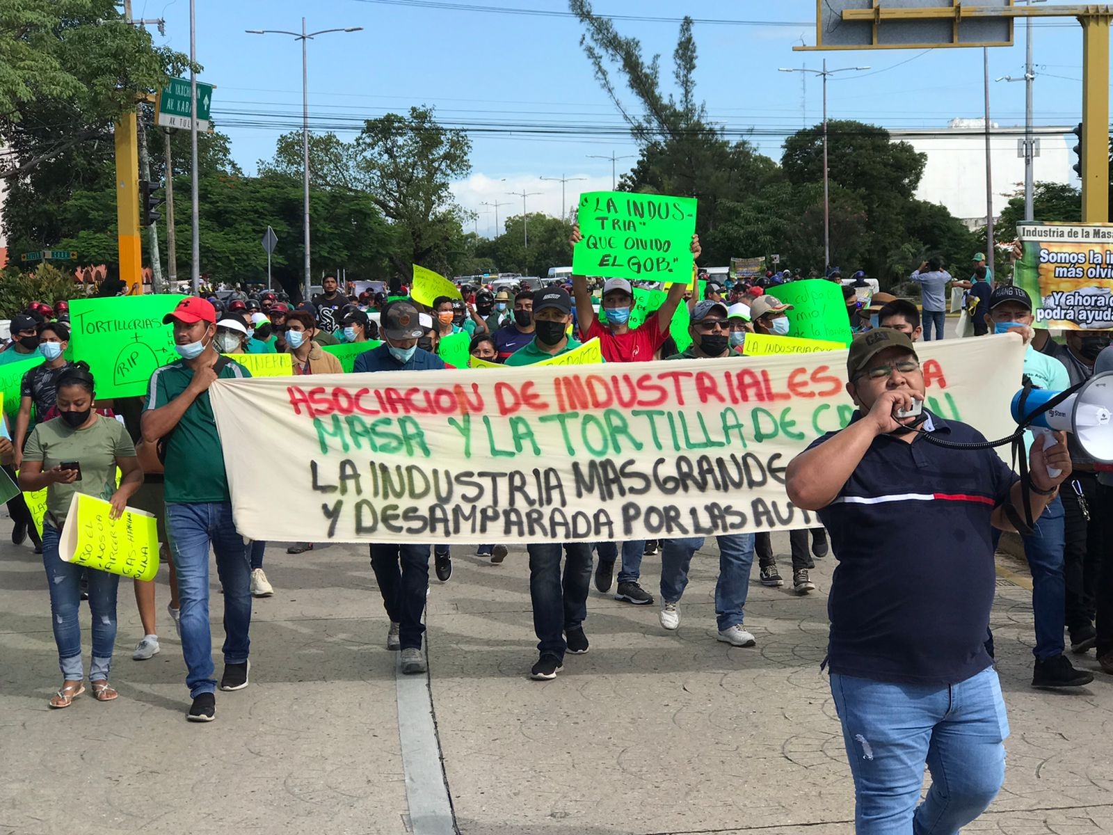 Los motorrepartidores y losa dueños de tortillerías piden evitar el alza en insumos para este producto