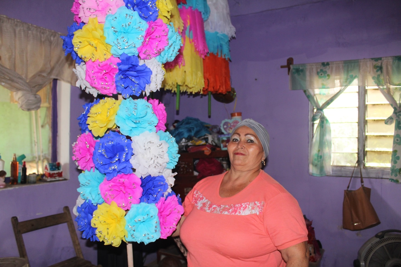 Pese a la batalla que tiene por su salud, sigue firme en cumplir con sus labores