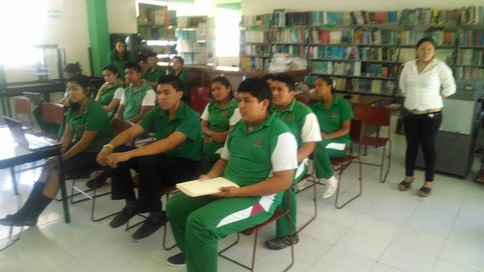Los estudiantes de prepa no tienen dónde continuar sus estudios Los estudiantes de prepa no tienen dónde continuar sus estudios