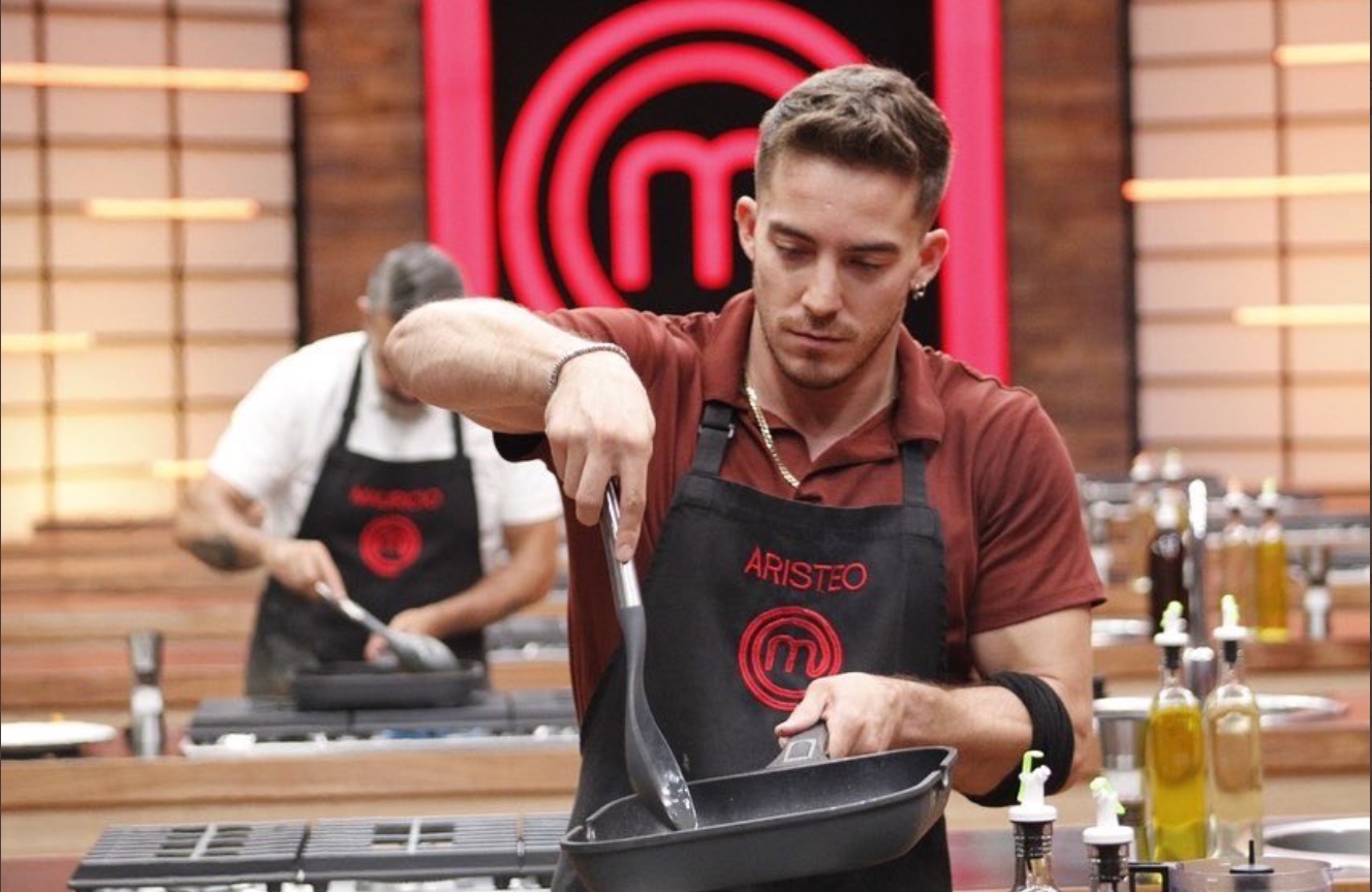 Aristeo Cázares fue el eliminado del programa número 14 de MasterChef Celbrity, debido a que su platillo no convenció a los tres jurados del programa