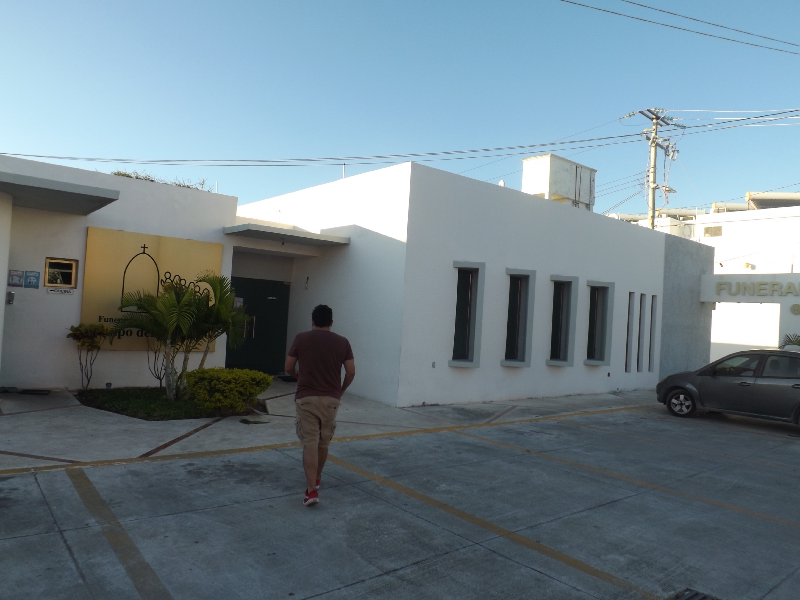 La familia Garrido comenzó a 'trabajar' con la muerte en Mérida, ahora radican en Chetumal y tienen una funeraria La familia Garrido comenzó a 'trabajar' con la muerte en Mérida, ahora radican en Chetumal y tienen una funeraria