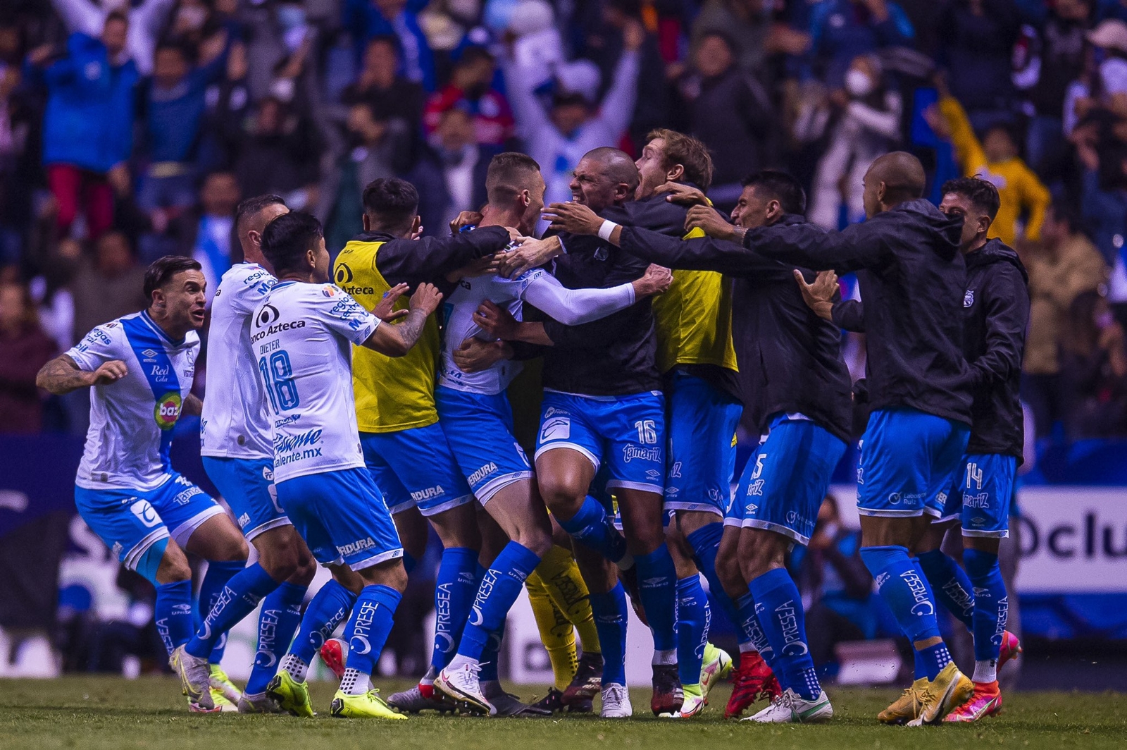 Luego de siete penales, Mayorga, jugador de Chivas falló el penal y el Puebla está dentro de los Cuartos de Final de la Liga MX