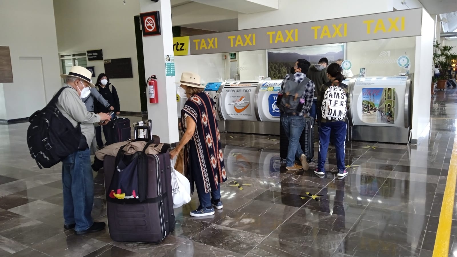 Según los taxistas, el flujo de pasajeros se ha mantenido en los últimos tres meses