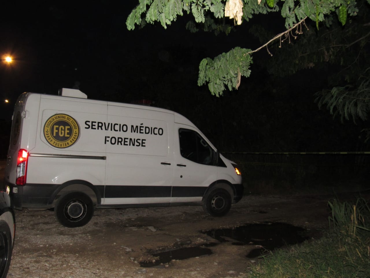 La camioneta de la SEMEFO se encontraba en el lugar La camioneta de la SEMEFO se encontraba en el lugar