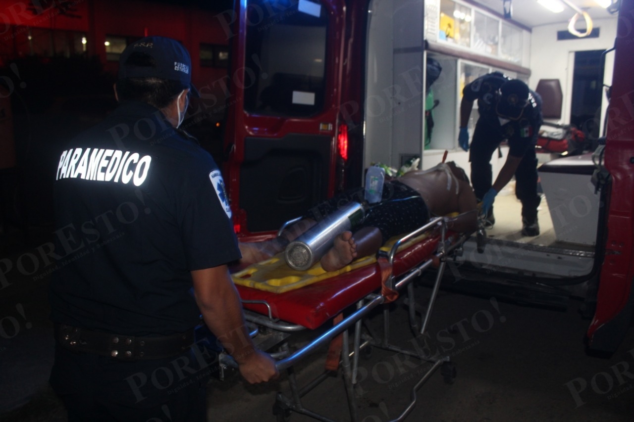 Por la gravedad de la lesión fue canalizado y abordado en la unidad para su traslado a hospital San Carlos Por la gravedad de la lesión fue canalizado y abordado en la unidad para su traslado a hospital San Carlos