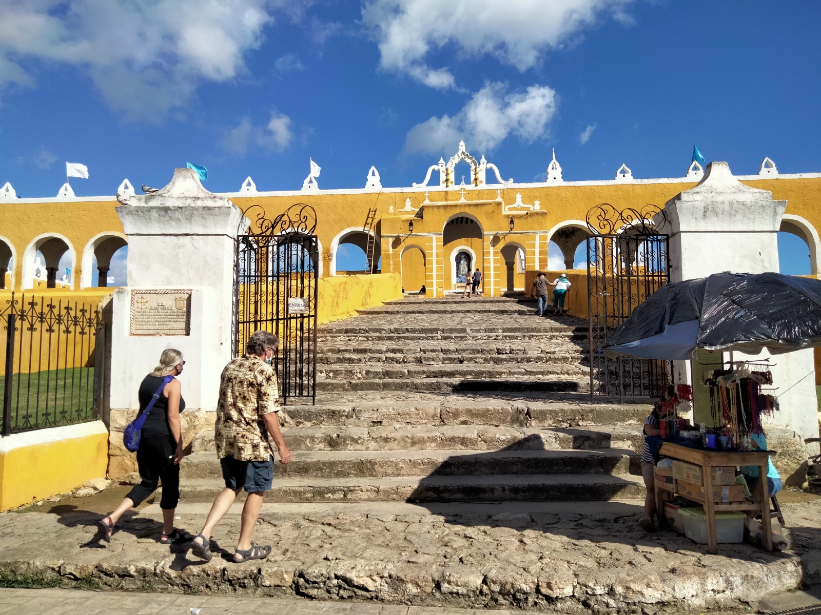Izamal es uno de los pueblos mágicos de Yucatán, mismo que es utilizado por una empresa para promover un proyecto que no existe