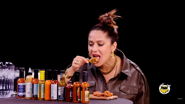 La actriz mexicana se animó a probar als alitas en entrevista