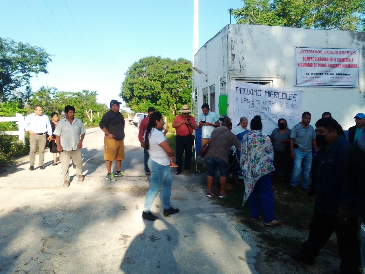 El comité que protege a los predios de ser invadidos, colocó una pluma de acceso a las comunidades de Playa del Carmen