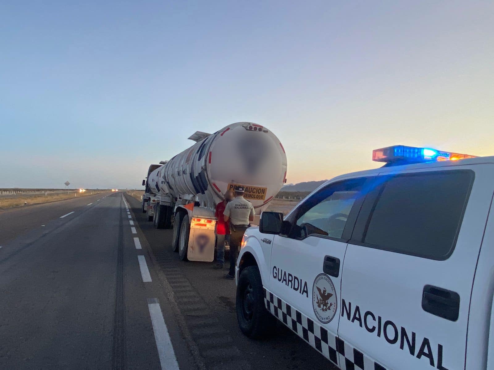 En Campeche se reportó una incidencia de sustracción ilegal de combustible de hasta mil 37 litros, cantidad mucho menor que en Quintana Roo con 33 mil 900