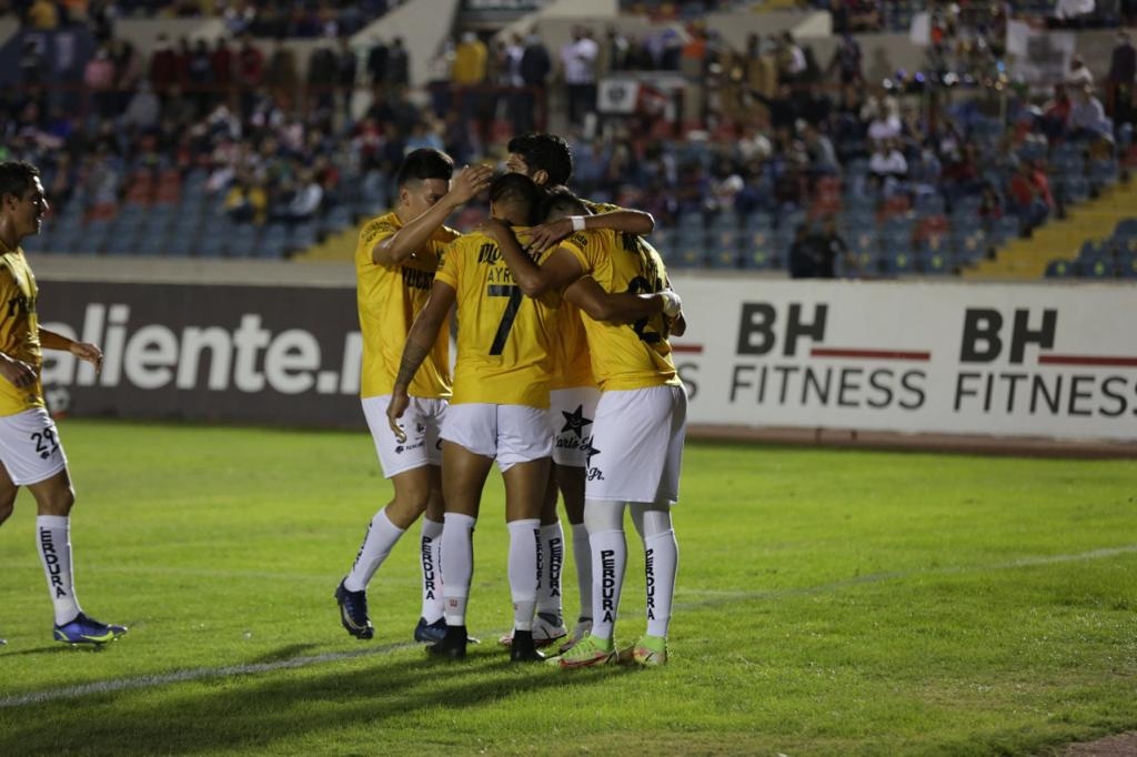 Los visitantes rompieron el celofán con el primer tanto al minuto 42 y el segundo al 53 Los visitantes rompieron el celofán con el primer tanto al minuto 42 y el segundo al 53