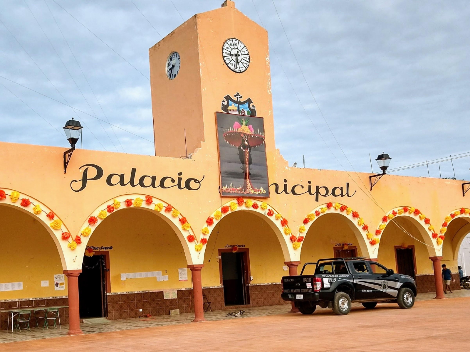 Autoridades instalaron cámaras de seguridad en el Palacio Municipal Autoridades instalaron cámaras de seguridad en el Palacio Municipal