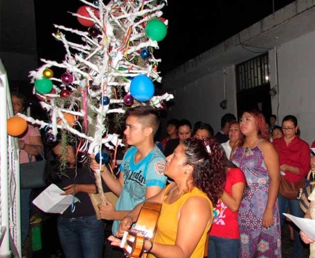 Yucatán cuenta con una amplia lista de costumbres mayas que la hacen gozar de una rica cultura Yucatán cuenta con una amplia lista de costumbres mayas que la hacen gozar de una rica cultura
