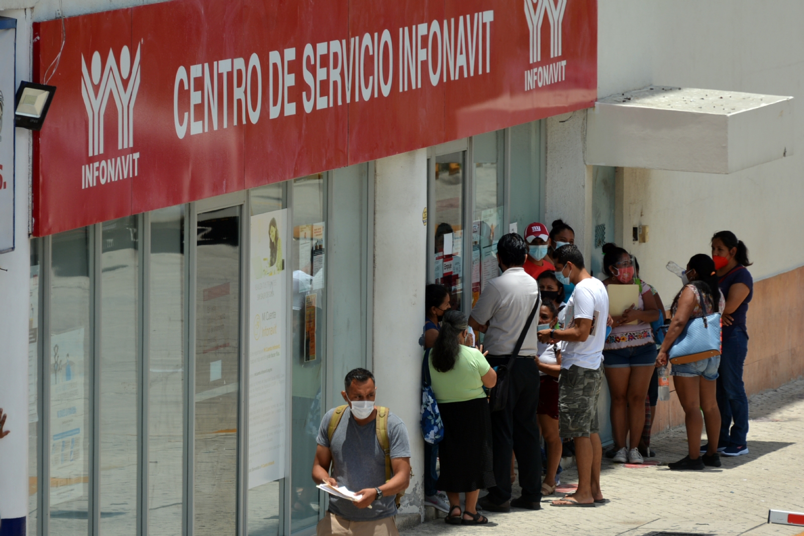 Durante el inicio de la pandemia por COVID-19, el infonavit lanzó el programa Apoyo Solidario, que beneficiaba a personas que perdieros sus empleos por la contingtencia sanitaria