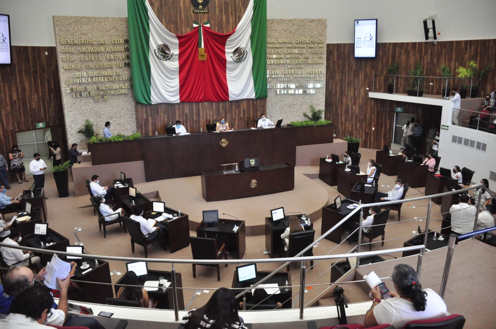 Los legisladores dieron “luz verde” para que Yucatán forme parte del grupo de Estados que ya garantizan el acceso universal a la red informática mundial Los legisladores dieron “luz verde” para que Yucatán forme parte del grupo de Estados que ya garantizan el acceso universal a la red informática mundial