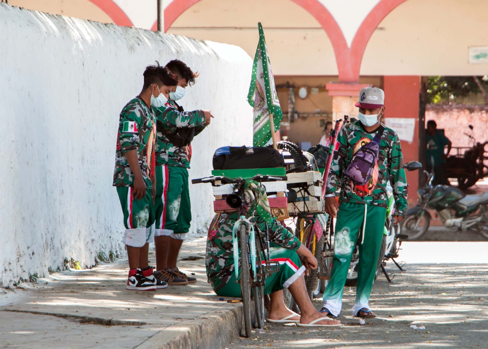 Los peregrinos partieron de Santa Elena el pasado 21 de noviembre; planean retornar el 12 de diciembre para la fiesta patronal Los peregrinos partieron de Santa Elena el pasado 21 de noviembre; planean retornar el 12 de diciembre para la fiesta patronal