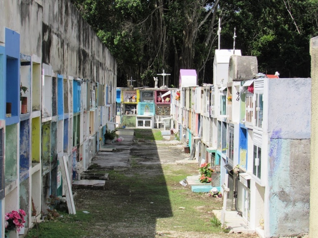 Los cuerpos son retirados de las criptas cada determinado tiempo y devueltos a las familias indican empleados del panteón de Cozumel Los cuerpos son retirados de las criptas cada determinado tiempo y devueltos a las familias indican empleados del panteón de Cozumel