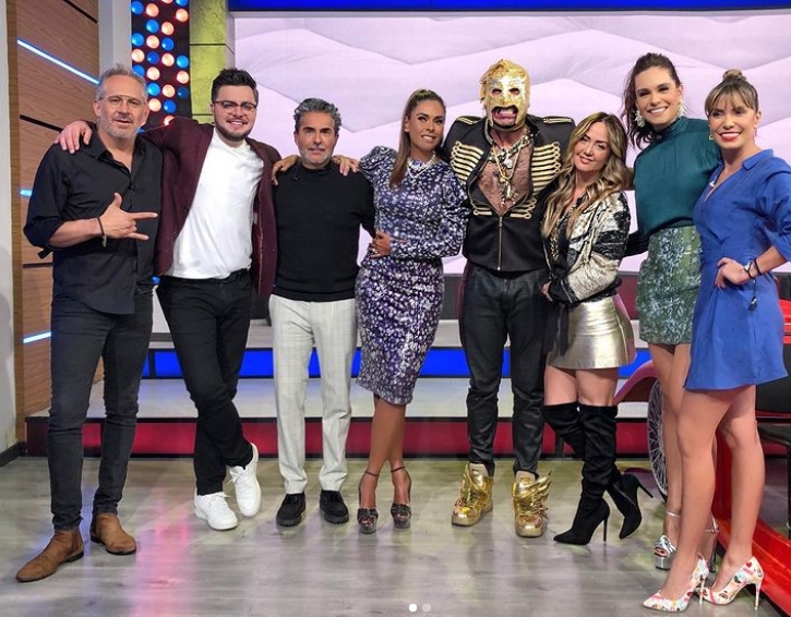 La también periodista compartió, entre lágrimas, que se encuentra luchando por su vida