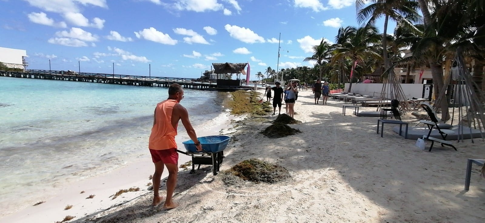 El nuevo encargado de Protección Civil en Isla Mujeres, señaló que los trabajadores no se dan abasto para cumplir sus labores El nuevo encargado de Protección Civil en Isla Mujeres, señaló que los trabajadores no se dan abasto para cumplir sus labores