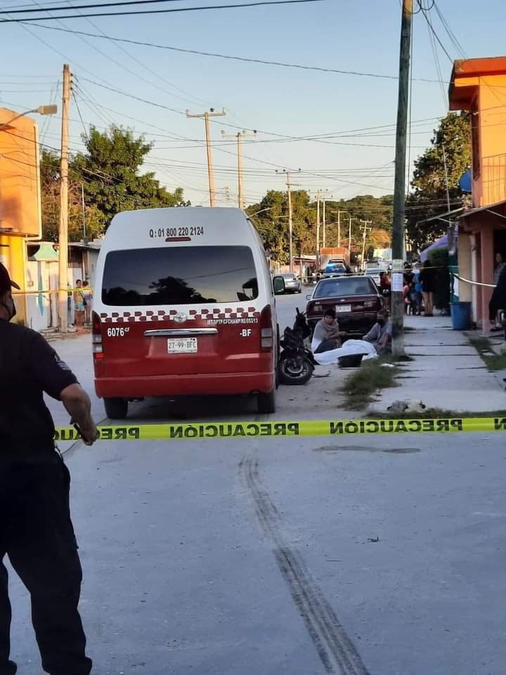 Los pasajeros mencionaron el joven seguía con vida tras el percance, pero falleció a los 15 minutos Los pasajeros mencionaron el joven seguía con vida tras el percance, pero falleció a los 15 minutos