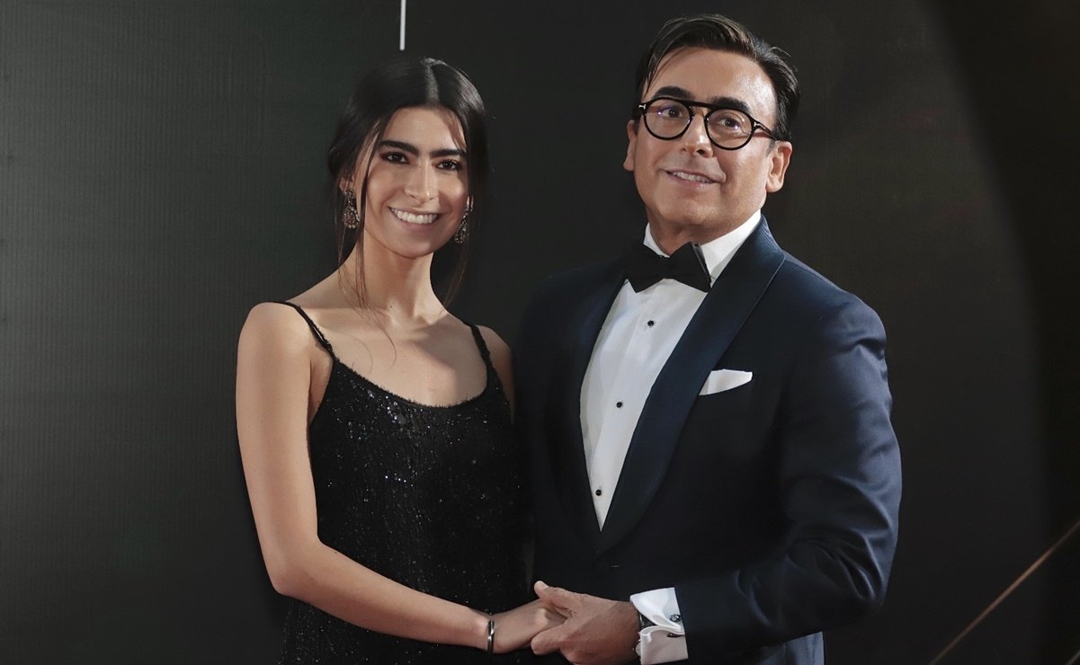 Hija de Adal Ramones presenta a su novio en público y es idéntico a él
