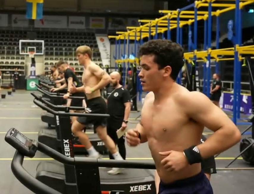El tizimileño ha superado la prueba de acondicionamiento aeróbico y le quedan las de fuerza, gimnasia y mixto