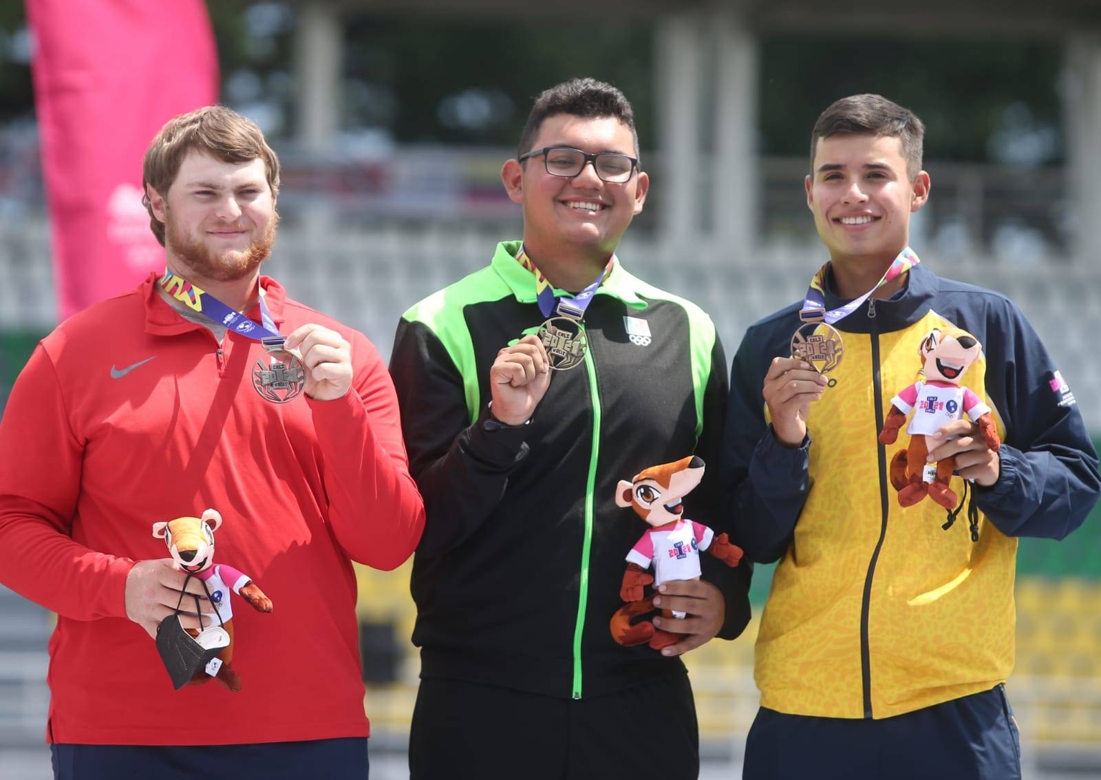 Dafne Quintero y Sebastián García, cosecharon tres de oro en la prueba de equipo mixto compuesto