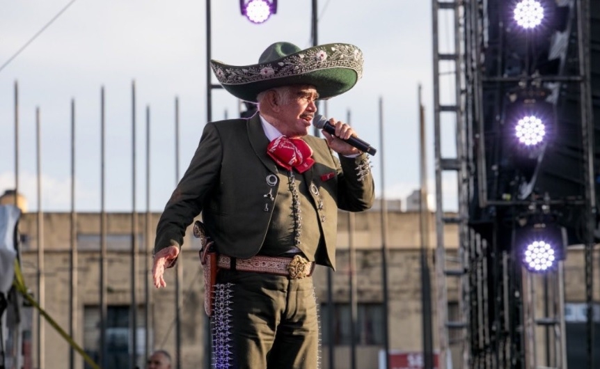 Tras su muerte el pasado 12 de diciembre, los restos mortales de Vicente Fernández fueron enterrados dentro de su rancho Los Tres Potrillos