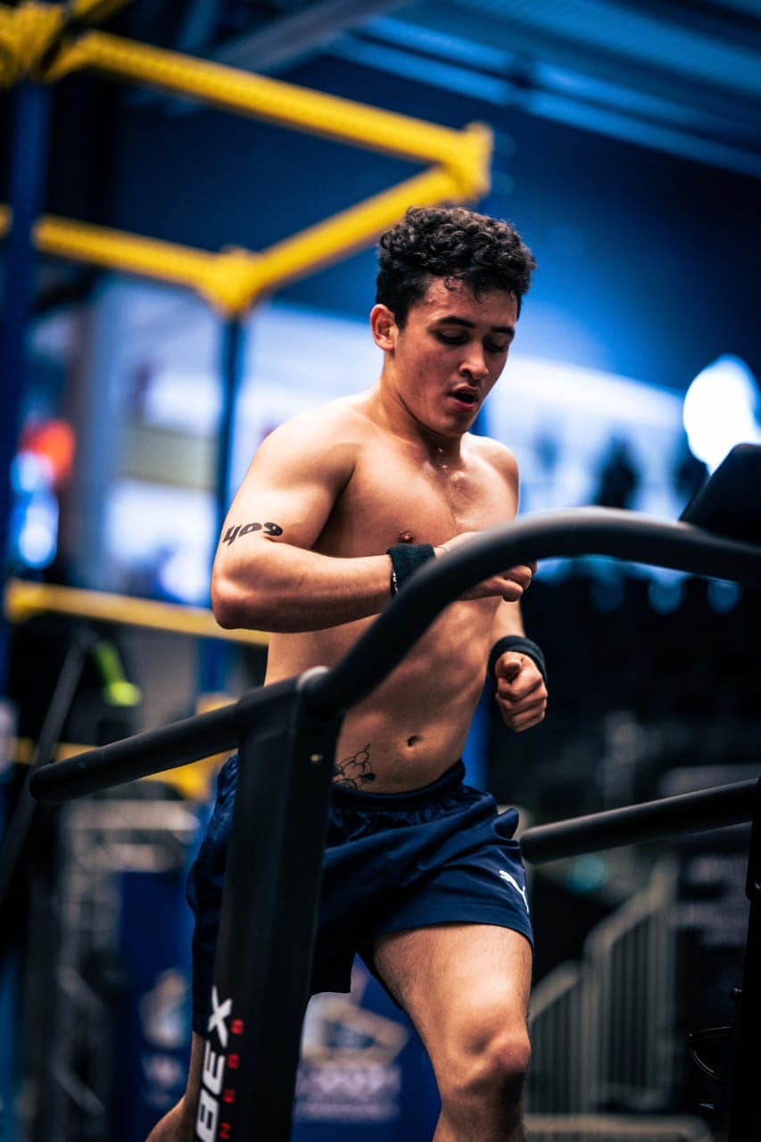 El atleta de la Ciudad de Reyes ganó 423 puntos en la categoría teens del Mundial de Fitness Funcional en Suecia
