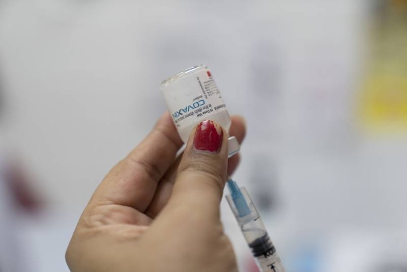 OMS aprueba uso de emergencia de vacuna india Covaxin contra el COVID-19