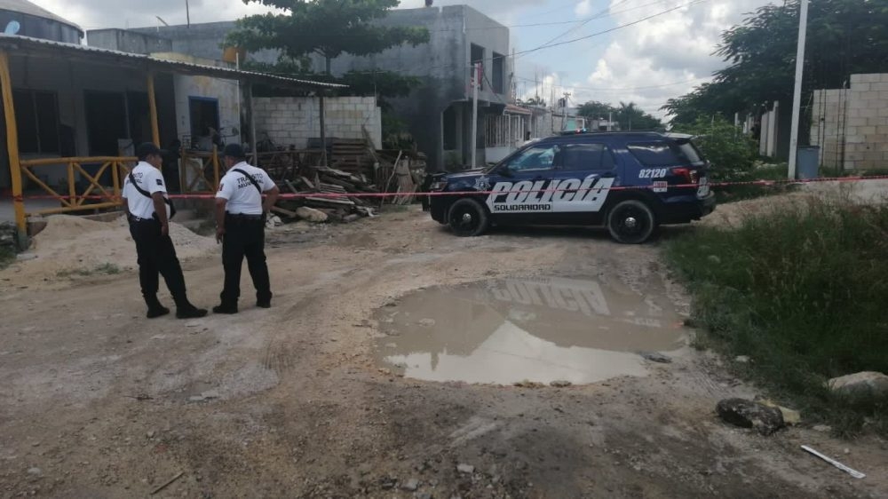 Elementos de la Policía Municipal de Playa del Carmen llegaron al lugar de los hechos para realizar las diligencias correspondientes