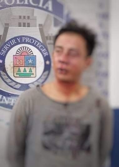 En el intento de huida uno de los asaltantes no logró subirse a la moto por lo que su víctima logró alcanzarlo