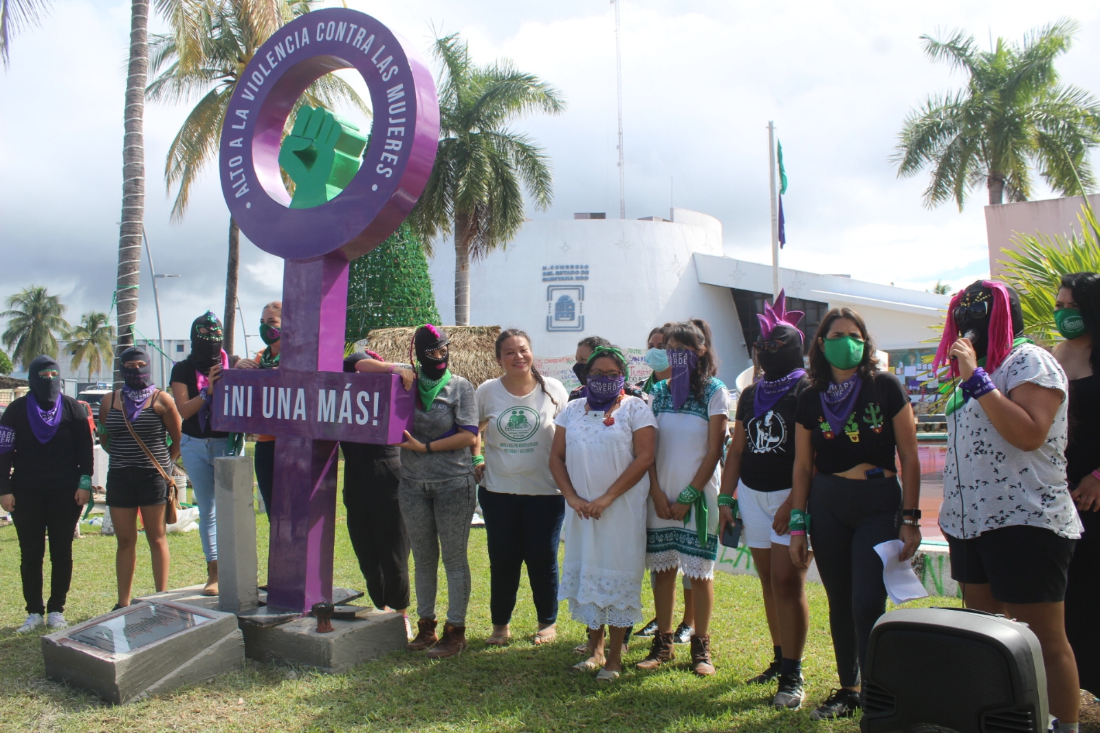Feministas de Chetumal mostraron su indignación por la poca aplicación de la Ley Olimpia en Quintana Roo Feministas de Chetumal mostraron su indignación por la poca aplicación de la Ley Olimpia en Quintana Roo