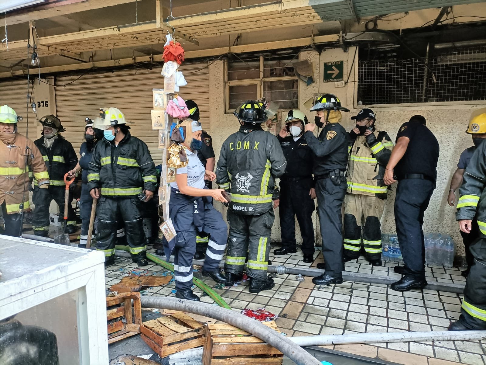 Reportan saldo blanco en incendio en Mercado Sonora